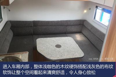 售價8.8萬輕松睡5人，科斯“跟屁蟲”拖掛房車 LED與太陽能板加持的移動之家